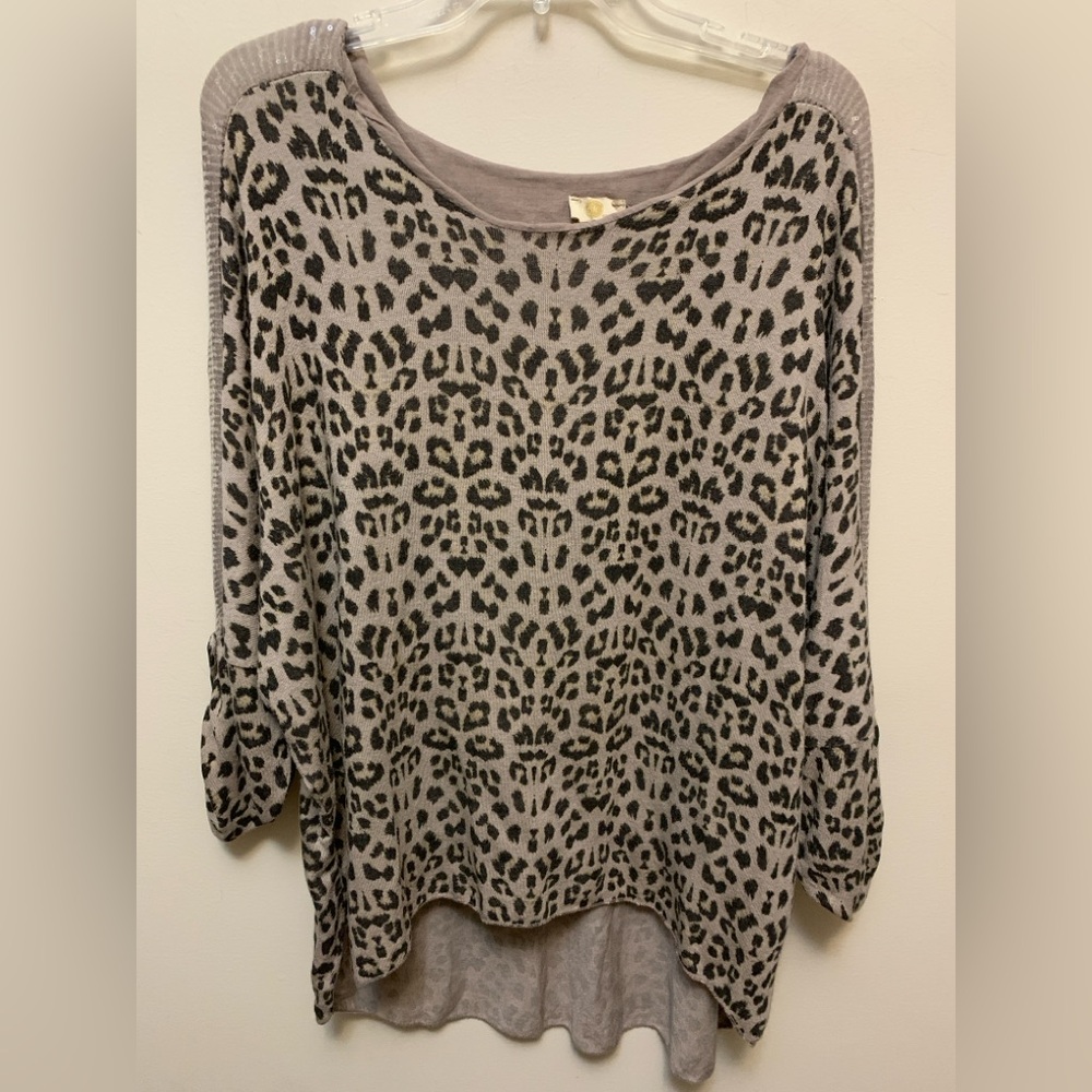M MADE IN ITALY Very Ovesized Leopard Print Knit Top/Sweater